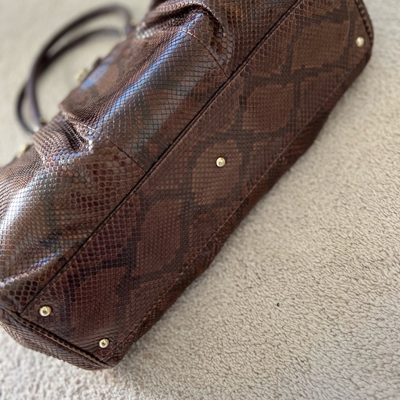 Salvatore Ferragamo custom anaconda snakeskin shoulder bag **authentic** - Picture 3 of 4